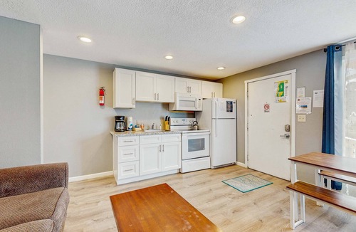 Rockaway Beach House | Dog Friendly Room with Kitchen Located Near the Beach and Downtown