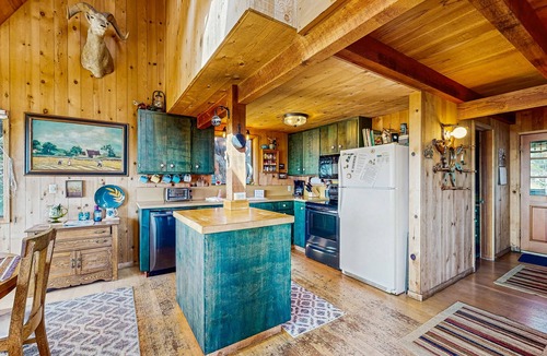 Sea Ranch House | Dog-Friendly Rustic Sea Ranch Home with Ocean View, Shared Pool