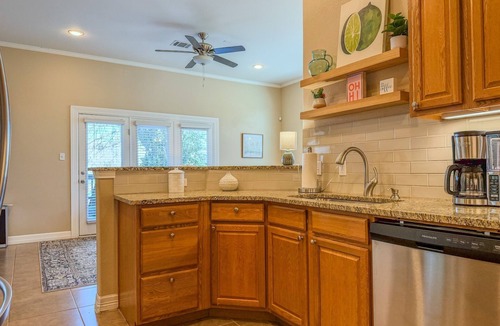 West Congress House | Dog-Friendly South Austin w/Private Yard!
