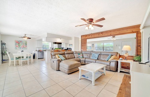 Englewood House | Dog Friendly Spacious Quadplex