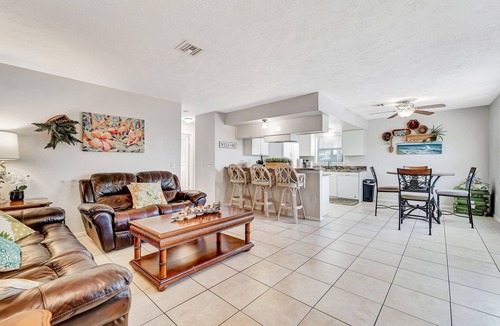 Englewood House | Dog Friendly Spacious Quadplex