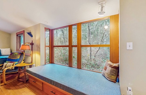 Eastsound Apartment | Dog-friendly studio w/kitchenette, WiFi, yard & fire pit