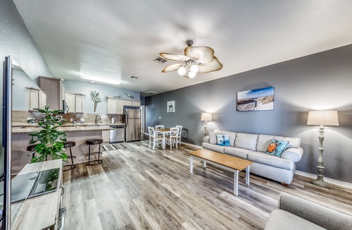 Corpus Christi House | Dog-friendly townhome complete with pool