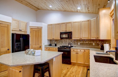 Steamboat Springs House | Dog Friendly! Epic Views-Spacious TH w/Garage-Quiet Setting & Neighborhood-W/D-Grill-Walk to Trails