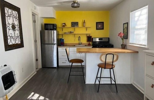 Govalle House | DOG FRIENDLY & VINTAGE EAST AUSTIN