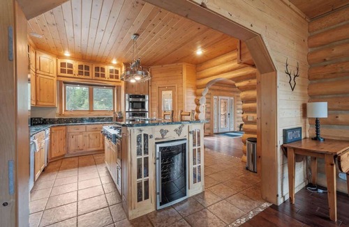 Sagle House | Dog Friendly Waterfront Log Home w/Private Dock