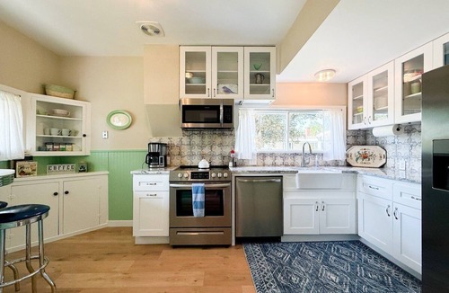 Carlton House | Dog-Friendly Wine Country Stay w/Firepit & AC