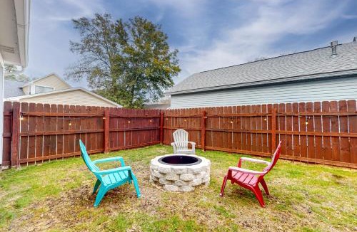 Niceville House | Dog-Friendly Yard! Retreat 11 Mi to Destin & Beach