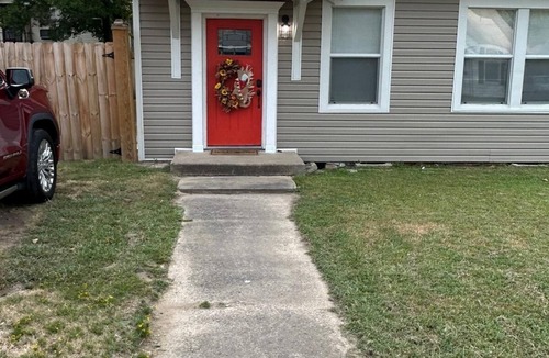 North Little Rock House | Dog Town Pride Cottage