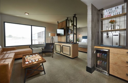 Canal Winchester Hotel | DogHouse Columbus