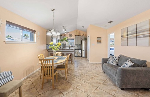 Leeward Sands House | Dogs, Boat Parking, Beach Access | Sunflower Hello