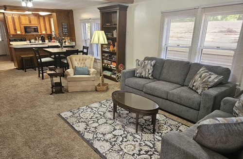 Lakeside House | Dogs Give us 5 Stars! 3BR, Fenced, Rustic Escape