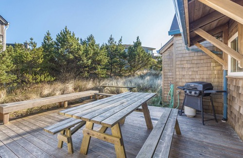 Shorepine Village House | Dogs OK! Lounge on the Large Deck, Play at the Beach Closeby or Enjoy the Views!