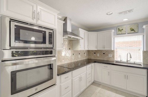 George Bush Park/Eldridge House | Dogs Welcome, Fenced Yard: Richmond Retreat!