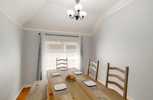George Bush Park/Eldridge House | Dogs Welcome, Fenced Yard: Richmond Retreat!