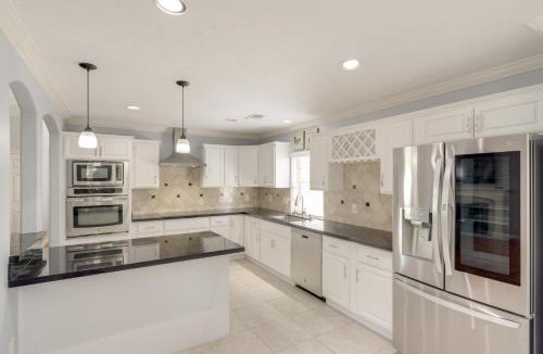 George Bush Park/Eldridge House | Dogs Welcome, Fenced Yard: Richmond Retreat!