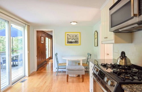 East Harwich House | Dogs welcome, huge yard right next to Rail Trail!
