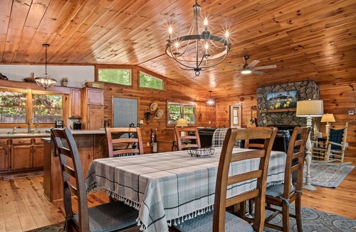 Martin House | Dogwood Cabin w/Dock!
