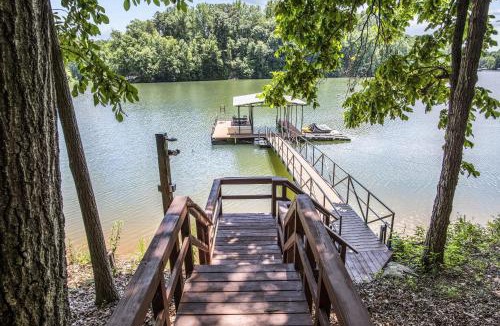 Martin House | Dogwood Cabin with Dock!