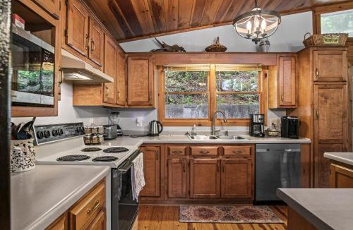 Martin House | Dogwood Cabin with Dock!