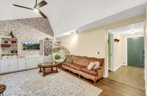 Anderson Island House | Dogwood Place