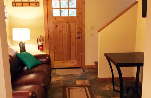 Government Camp Cabin | Doig Cabin: Support a great cause while on vacation!