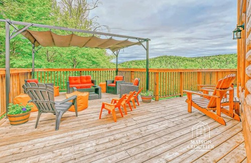 Saint-Faustin-Lac-Carre Ski Chalet | Dolce Vita – near Tremblant