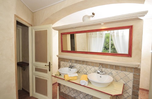 Mondragon House | Dolce Vita