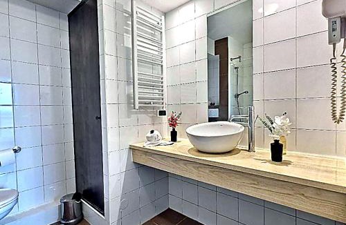 Chelles Apartment | Dolce Vita II - DisneyLand & Paris - 5 mins to Train Station