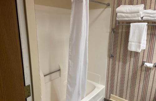 Albion Hotel | Dollinger's Motor Inn