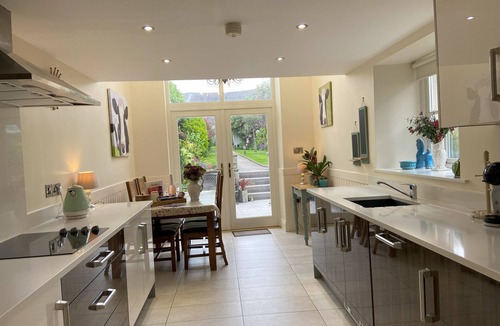 Warrenpoint House | Dolly's Cottage on the Bay