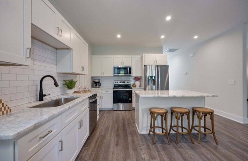 Whitebridge House | Dolly's Daydream #5-Rooftop Deck-Sleeps 8
