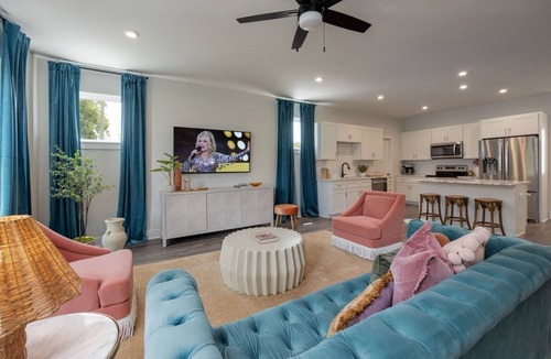 Whitebridge House | Dolly's Daydream #5-Rooftop Deck-Sleeps 8