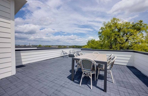 Whitebridge House | Dolly's Daydream #5-Rooftop Deck-Sleeps 8