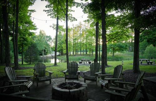 Fennville House | Dollybrook 3 Pet Friendly Community Pool Groups Welcome