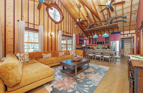Fennville House | Dollybrook 6: Sled Loft | Hot Tub & Pool