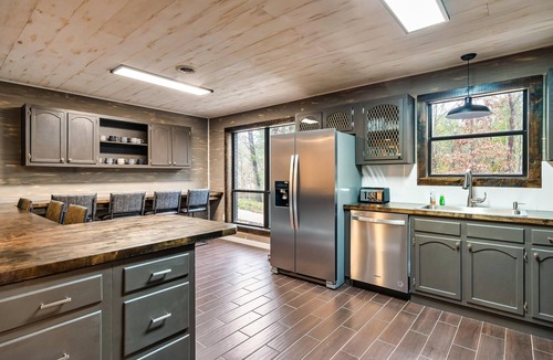 Caton Cabin | Dollywood open—only 15 min away on acreage!