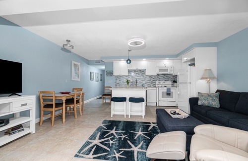 Englewood Condo | Dolphin 102 on Lemon Bay