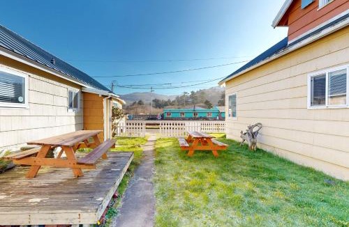 Rockaway Beach House | Dolphin 2