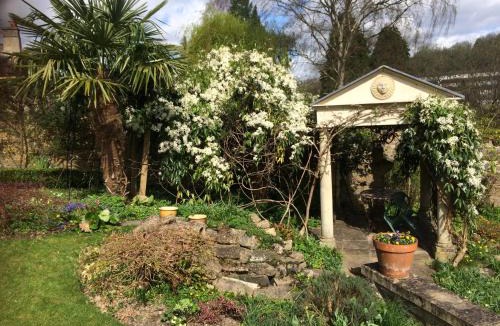 Batheaston Bed & Breakfast | Dolphin House