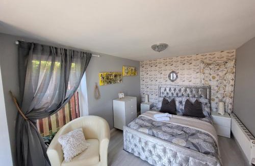 Knott End-on-Sea House | Dolphin House