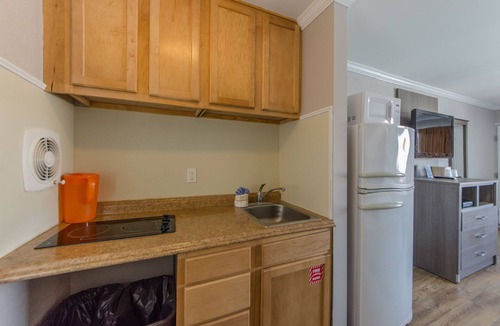 Wildwood Hotel | Dolphin Inn