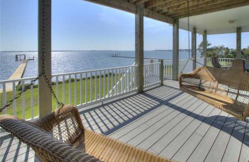 Gloucester House | Dolphin Lookout
