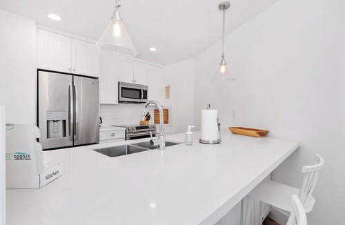 Solana Beach Condo | Dolphin's Drift - Top floor corner unit with ocean views