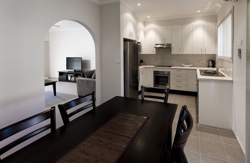 Vincentia Hotel | Dolphin Shores