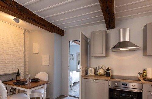 Honfleur Apartment | Dolphin view - 1st floor - Charming, comfortable flat on the port