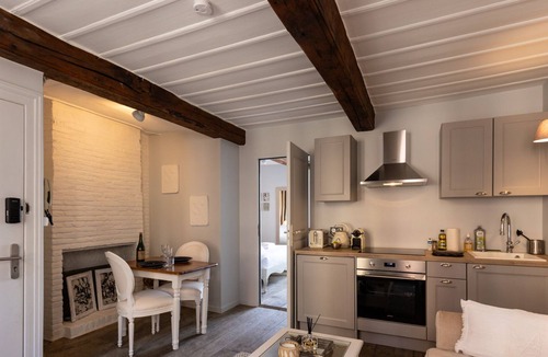 Honfleur Apartment | Dolphin view - 1st floor - Charming, comfortable flat on the port