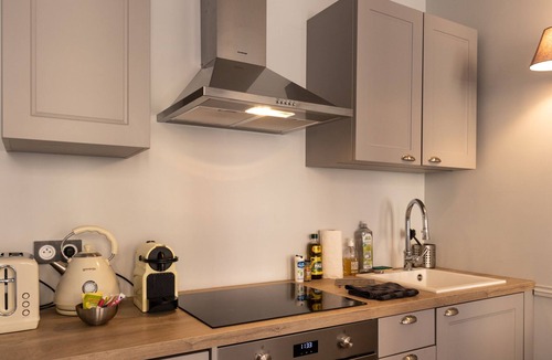 Honfleur Apartment | Dolphin view - 1st floor - Charming, comfortable flat on the port