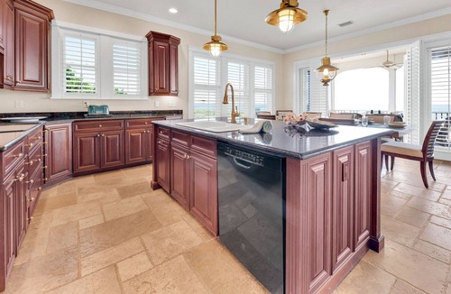 Palm Island House | Dolphin Watch | Beachfront on private Beach