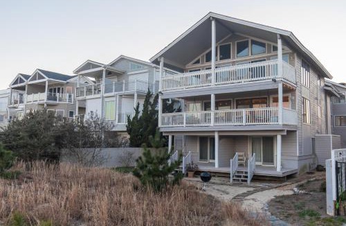 Northeast Virginia Beach House | Dolphin Watch - Oceanfront - North End VB